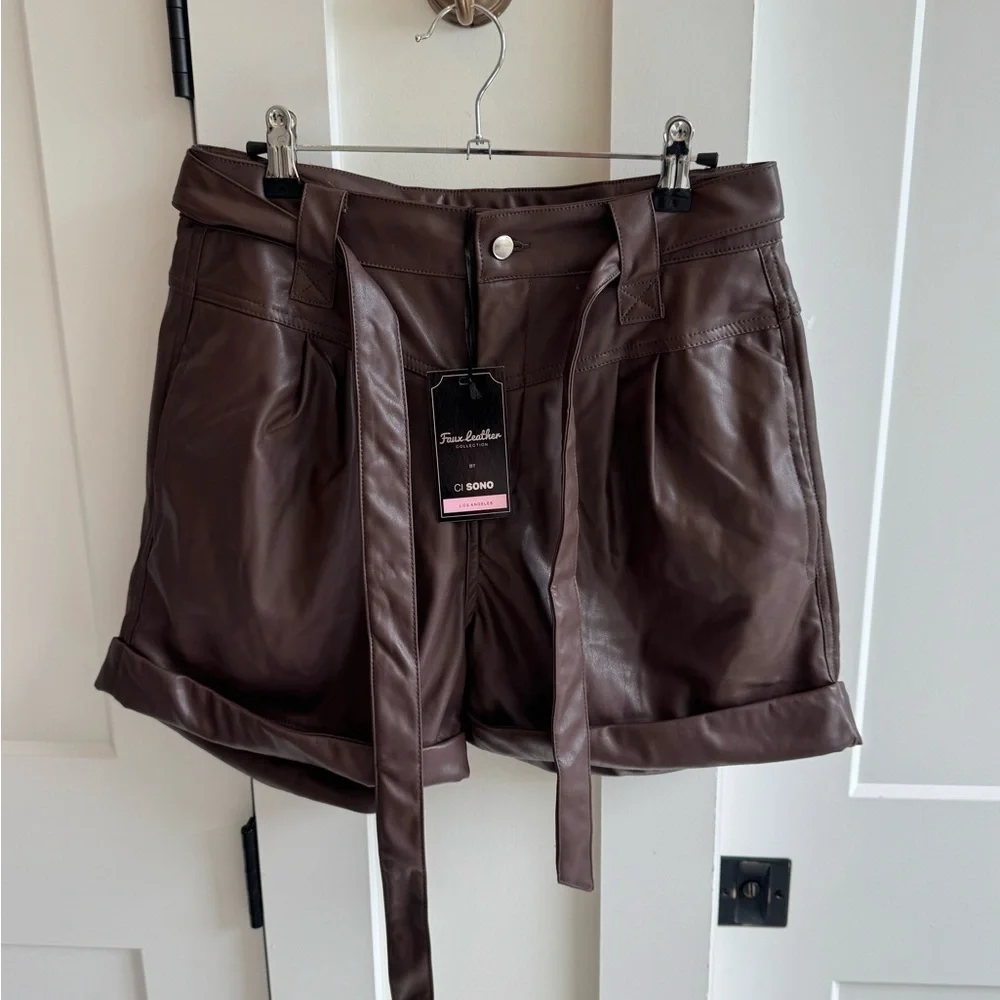 NWT Ci Sono Dark Brown Faux Leather Women Shorts - Picture 1 of 8